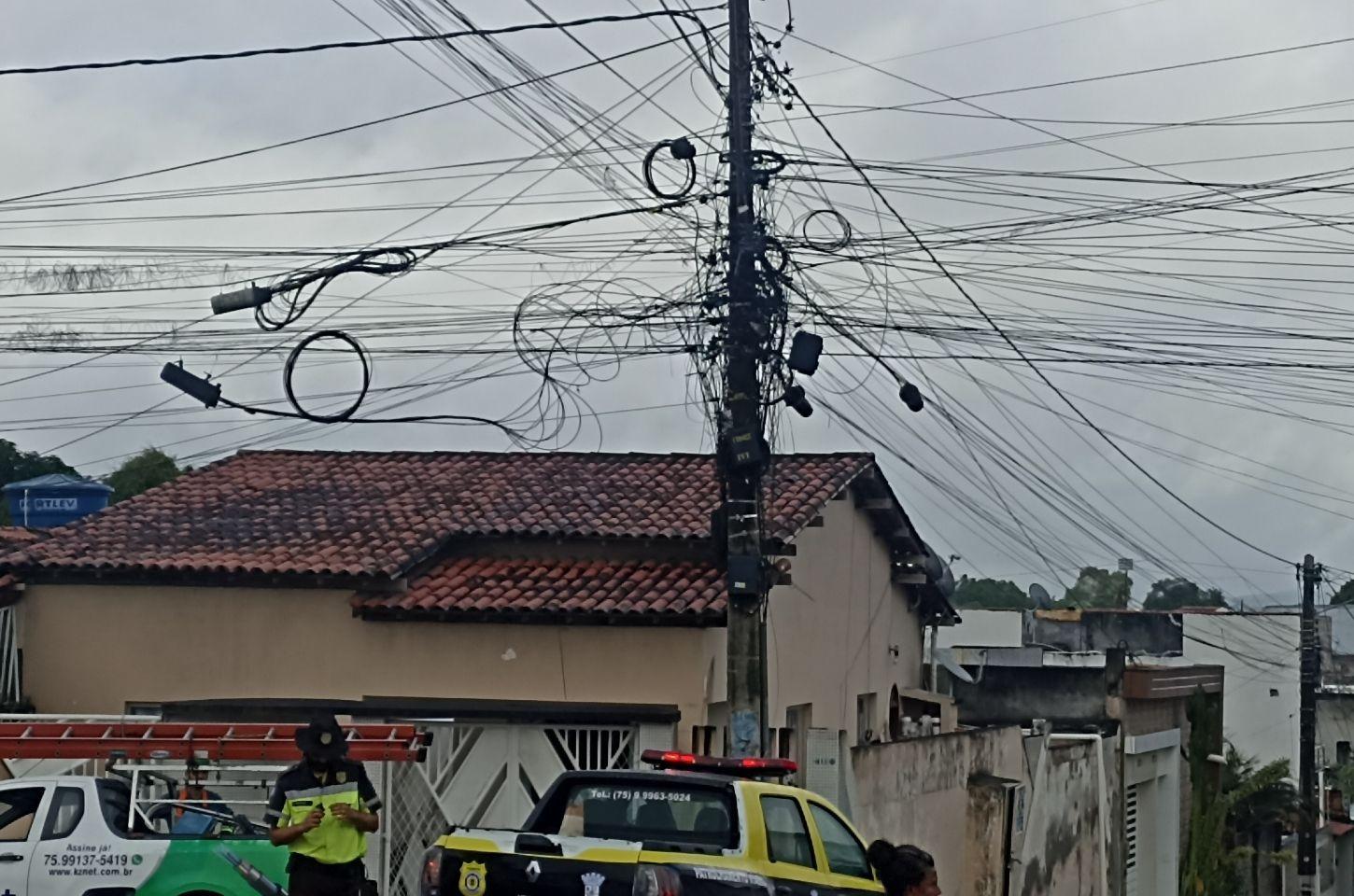 Empresas iniciam organização de fios após ultimato do prefeito de Serrinha