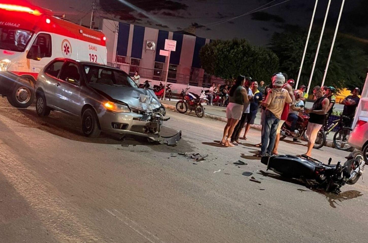 Homem fica gravemente ferido após acidente envolvendo carro e moto na região do sisal
