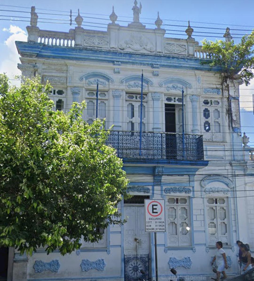 Justiça suspende dois lotes de leilão de imóveis em Serrinha; evento está mantido para o dia 25