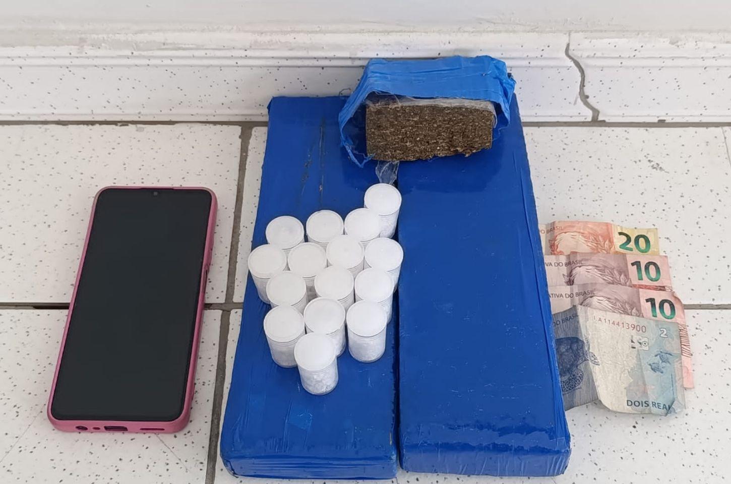 Mulher é presa com drogas em ônibus intermunicipal em Serrinha