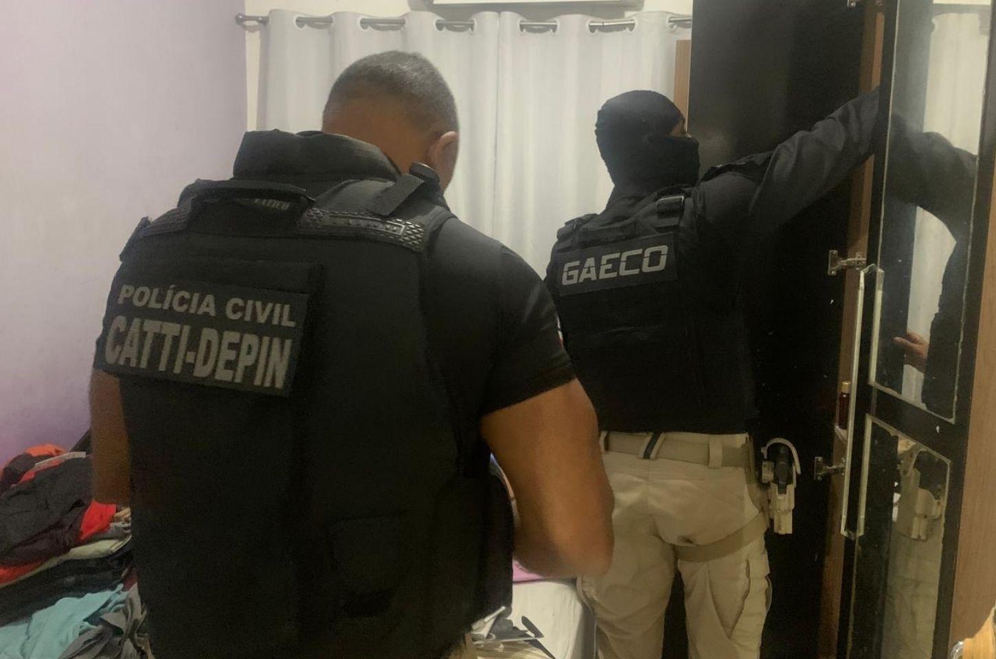 Polícia Civil e Gaeco deflagram em Serrinha operação contra autores de crimes em Eunápolis