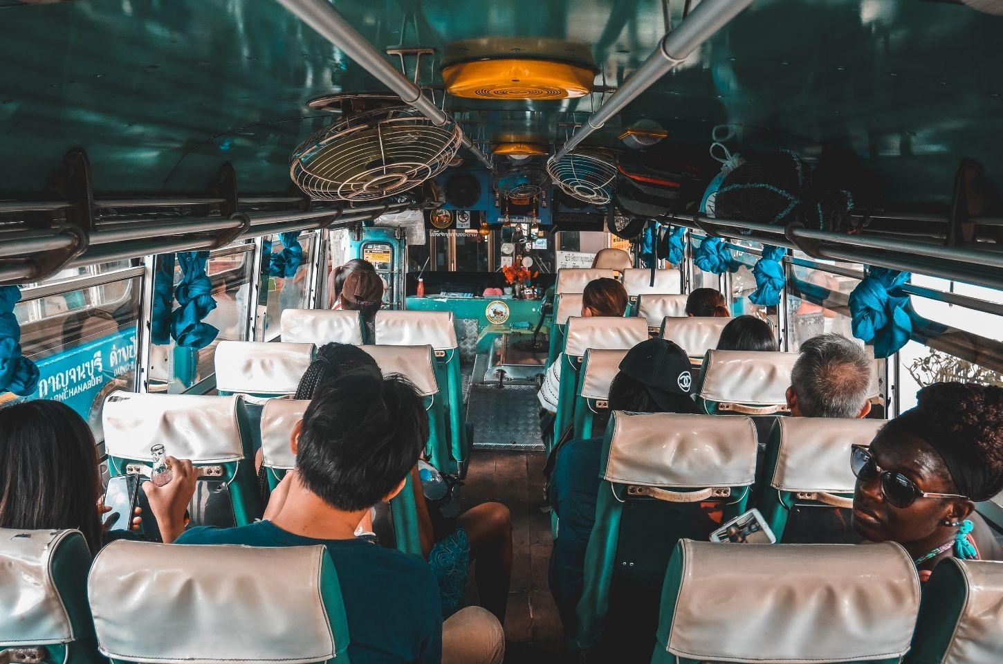 Prefeitura de Serrinha divulga resultado parcial da seleção para transporte universitário gratuito
