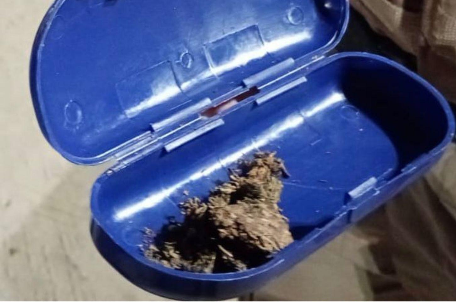 Dois homens são conduzidos à delegacia por porte de drogas em Serrinha