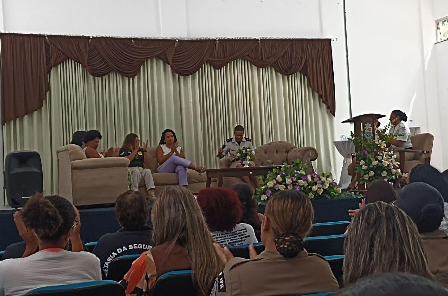 Roda de conversa no Ceteps Serrinha destaca importância da conscientização e do combate à violência doméstica