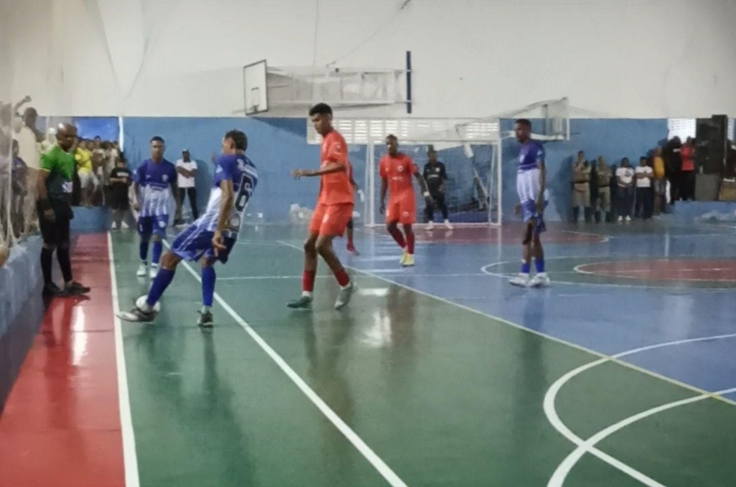 Santa Fé goleia o Campo Redondo e fica com o título do Serrinhense de Futsal