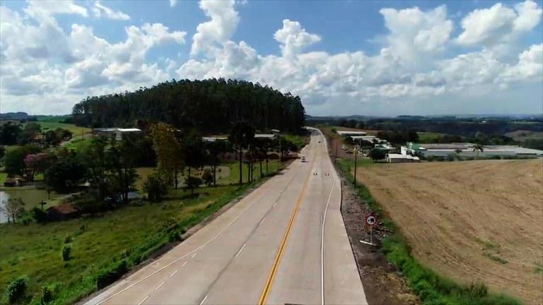 5 estradas brasileiras feitas de concreto que duram mais do que o asfalto
