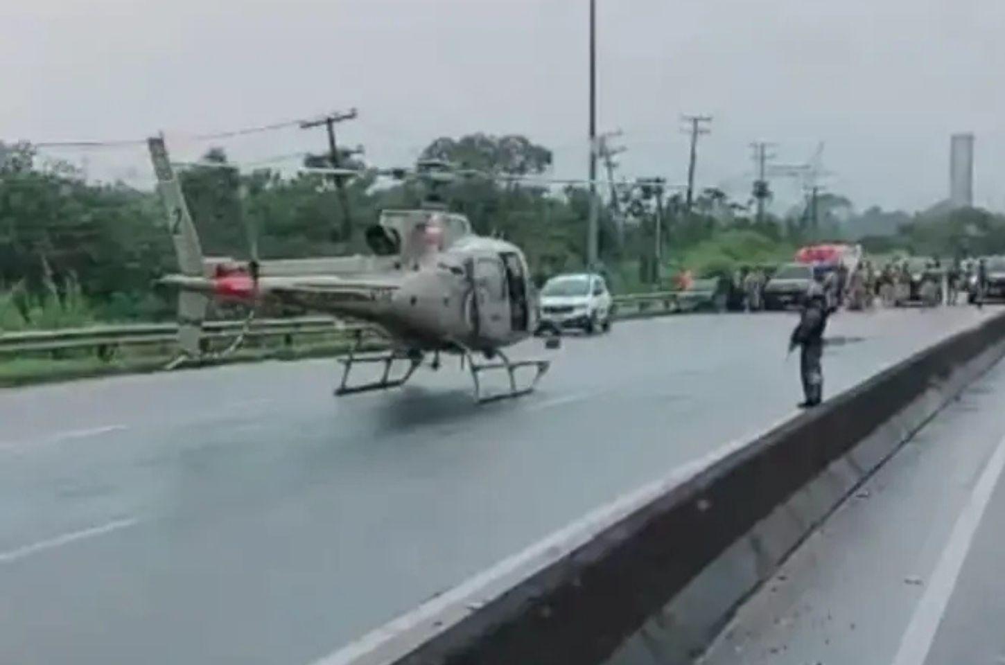 Policial militar é baleado e resgatado por helicóptero após tentativa de assalto na BR-324