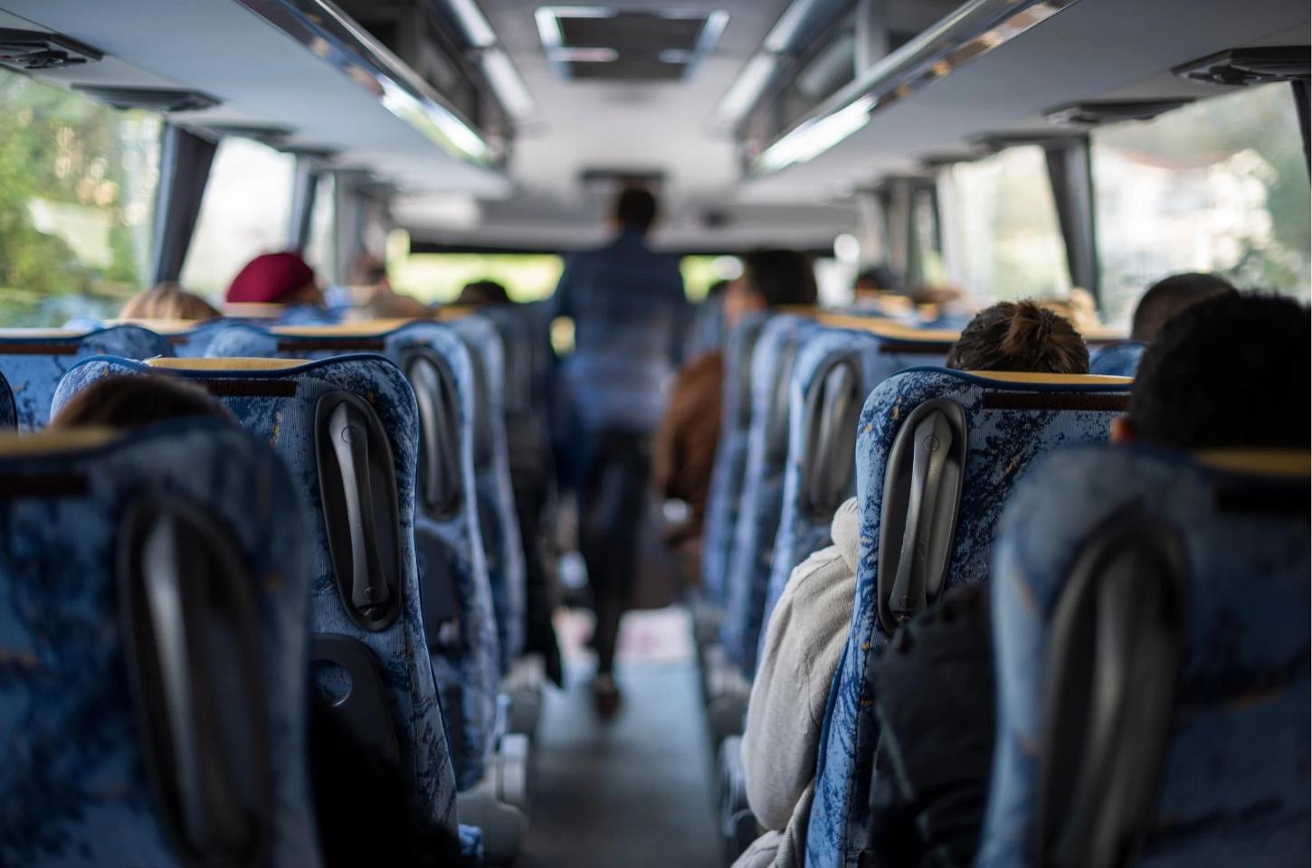 Prefeitura de Serrinha abre inscrições para transporte universitário gratuito em Coité