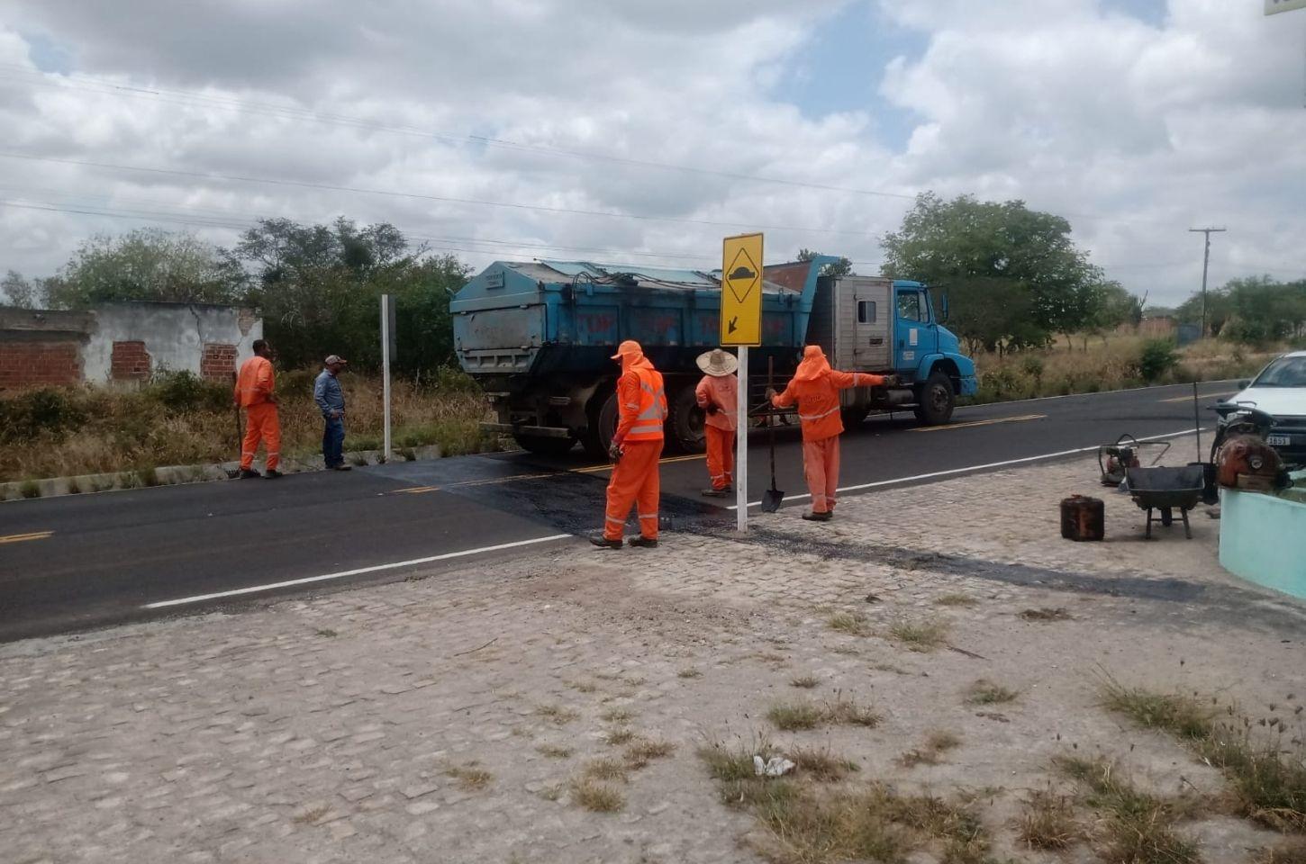 Vereador Aldo celebra instalação de redutor de velocidade em trecho da BA-409 em Barrocas
