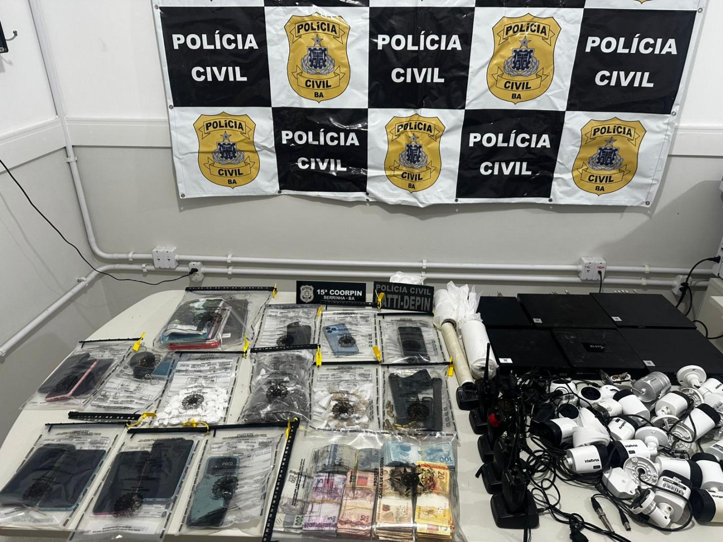 Confira todo material apreendido pela Polícia durante grande operação em Serrinha