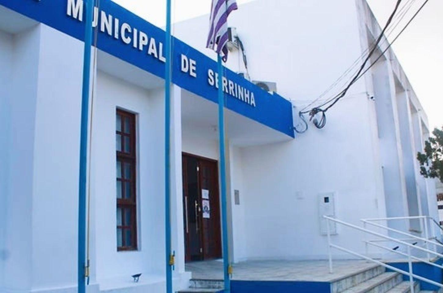 Efeitos do corte no FPM: Prefeitura de Serrinha reduz vencimentos e garante que medida evita demissões