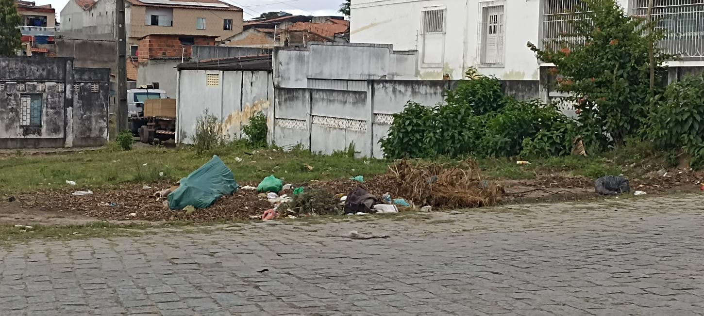 “Vai doer no bolso”, diz prefeito de Serrinha sobre descarte irregular de lixo