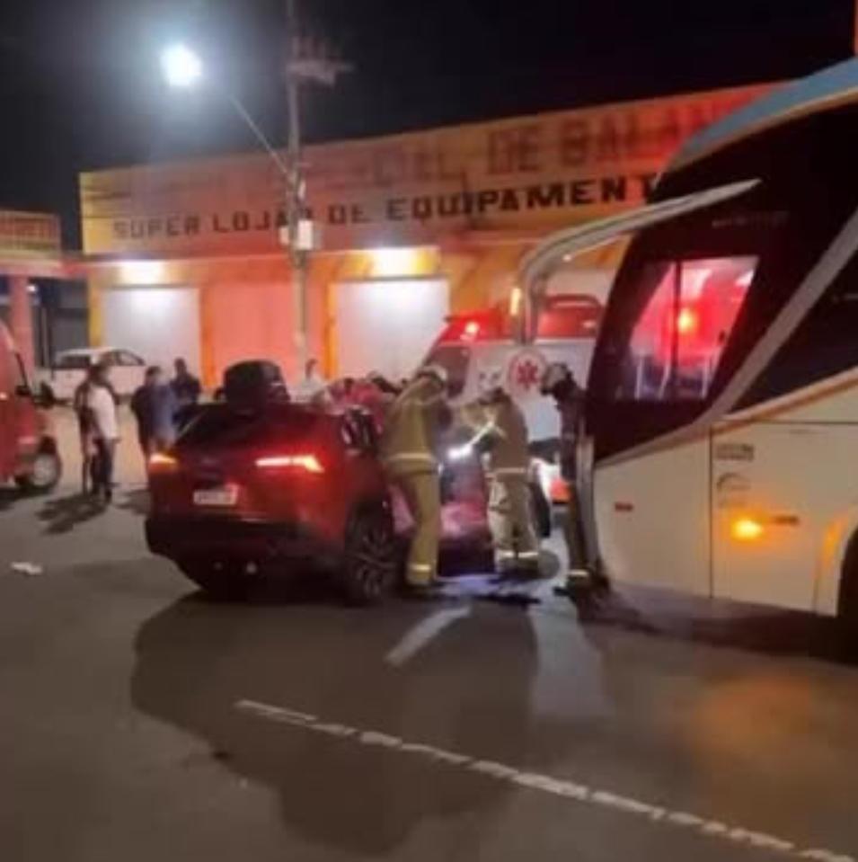 Comerciante de Serrinha falece em acidente envolvendo carro e ônibus em Feira de Santana