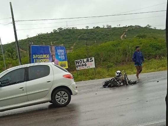 Condutor de caminhão envolvido em acidente em Serrinha omitiu socorro; veículo foi encontrado abandonado