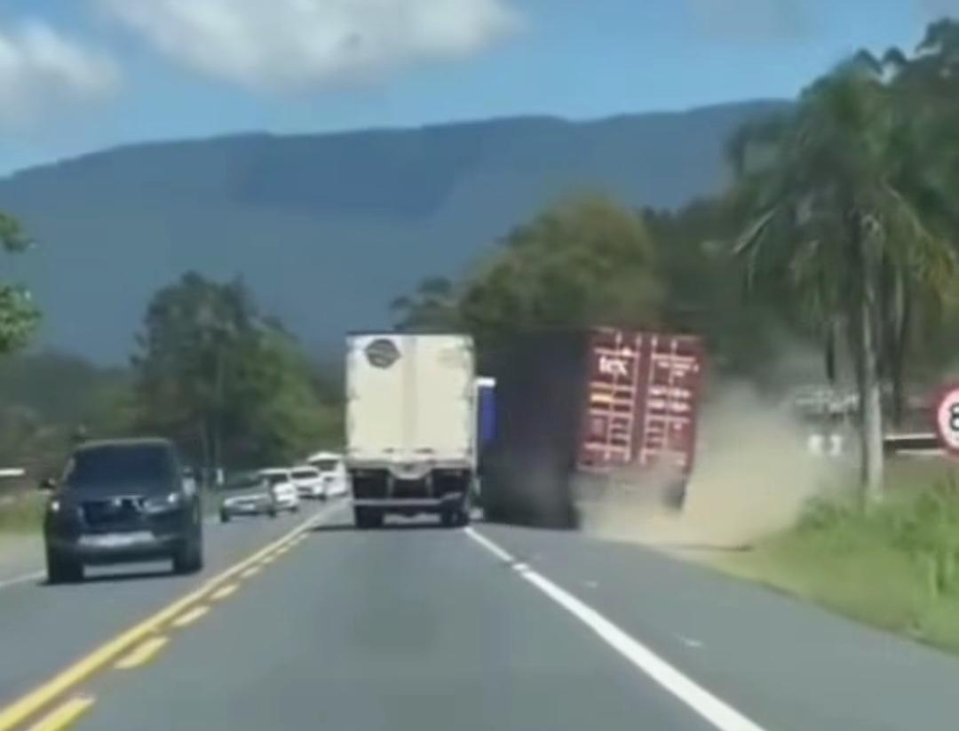 Discussão entre caminhoneiros quase termina em tragédia em rodovia federal; Veja vídeo