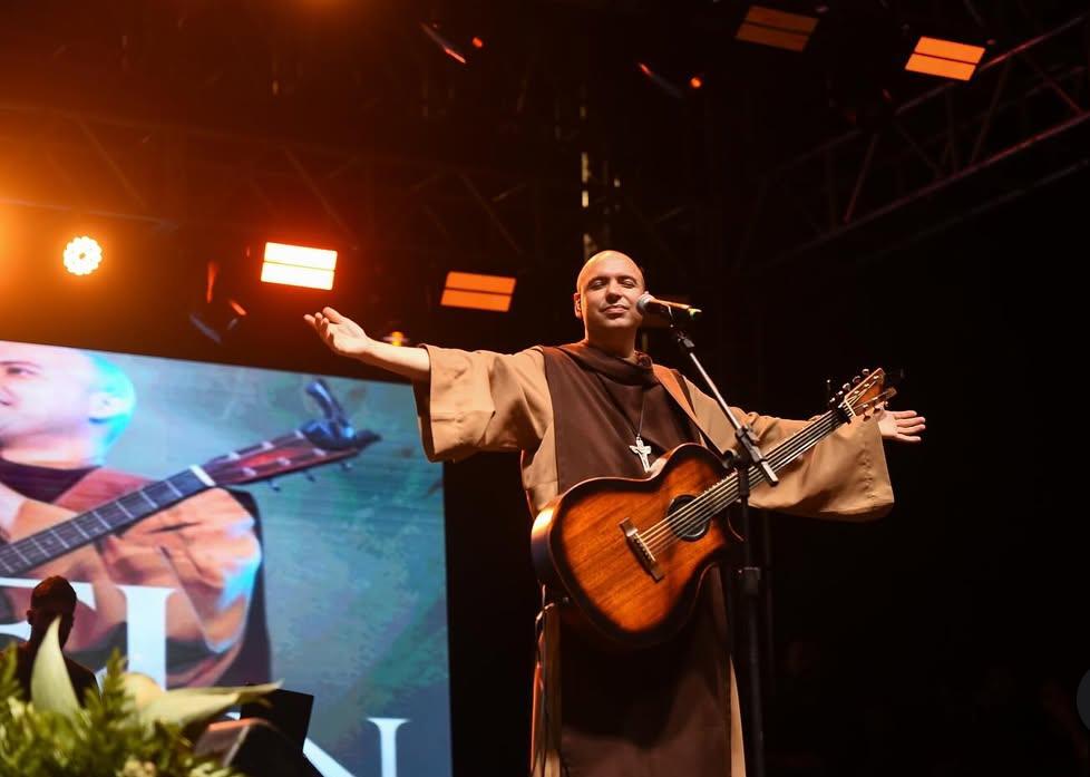 Frei Gilson fará apresentação gratuita em Salvador; Saiba quando
