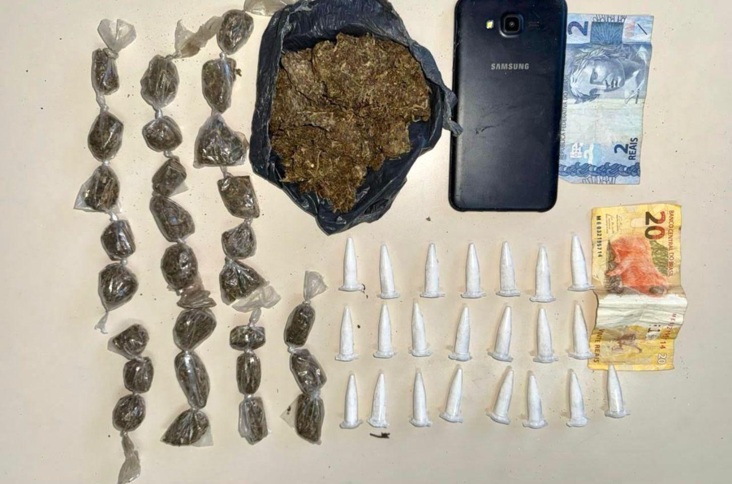 Jovem é detido por suspeita de tráfico de drogas em Serrinha