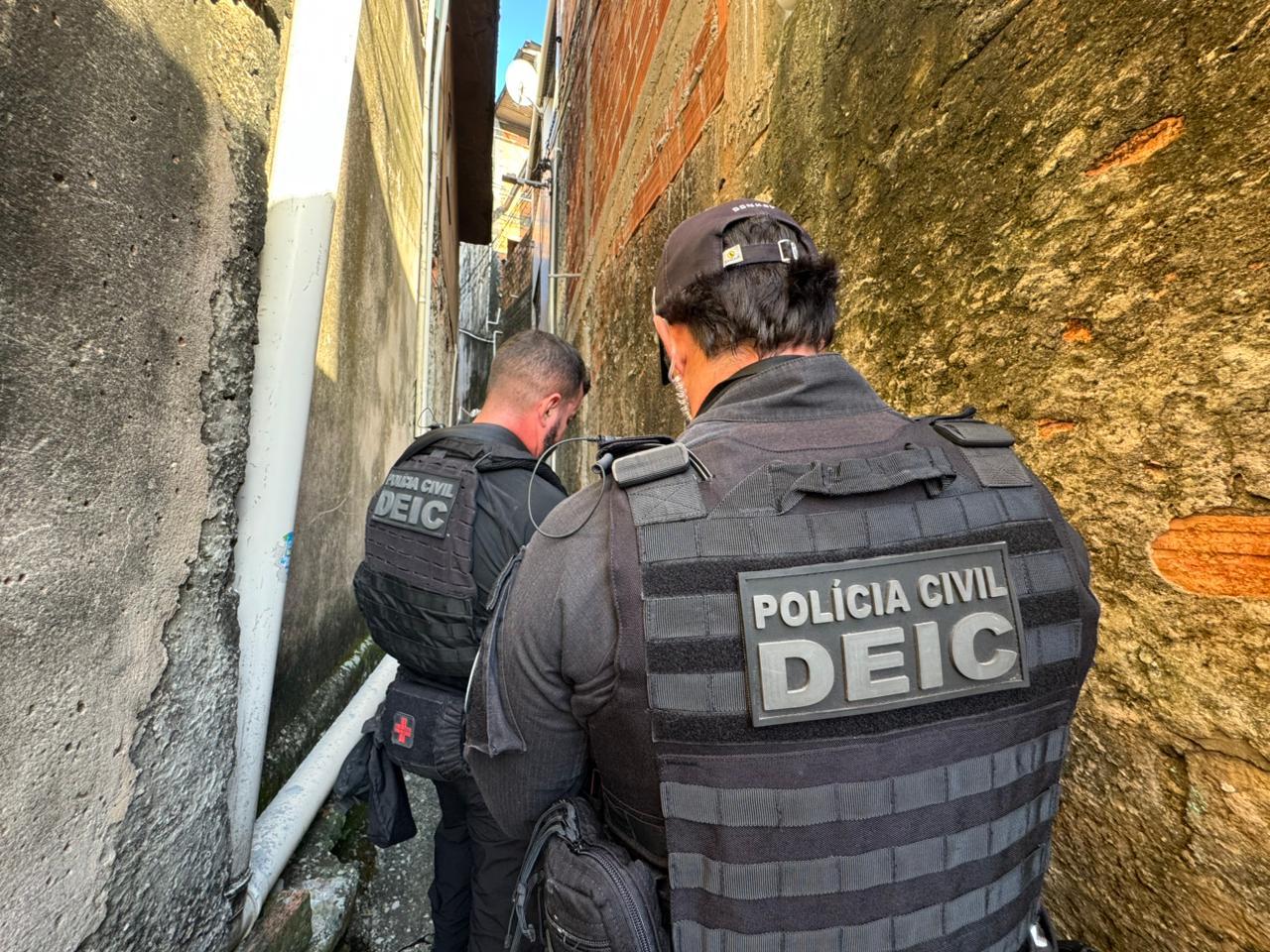 Suspeito de comandar série de roubos a farmácias é capturado em motel em Salvador
