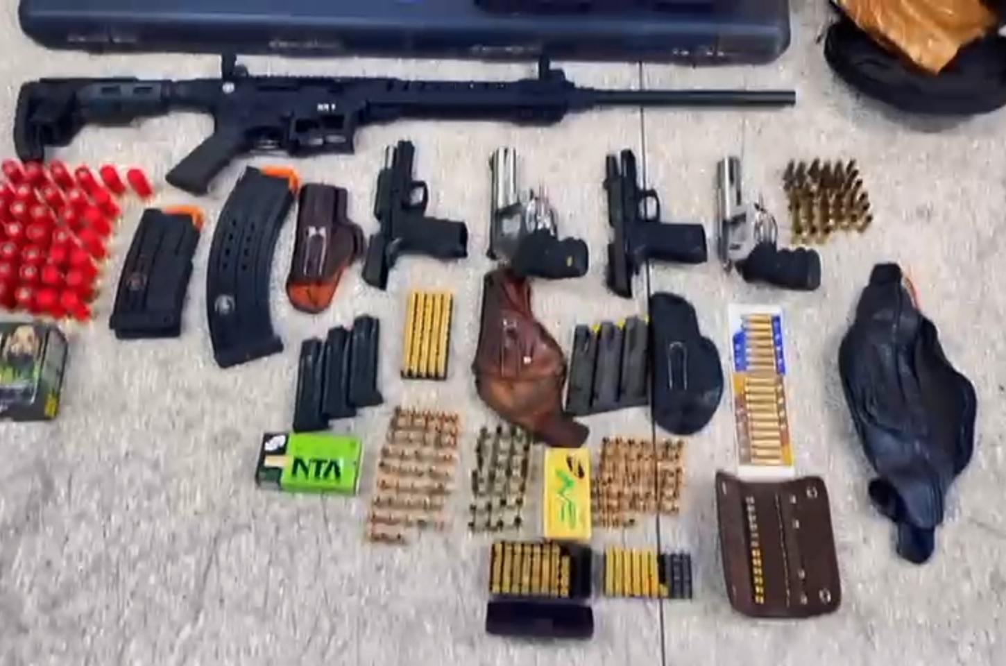 Três homens são detidos com arsenal de armas e munições na região do sisal 