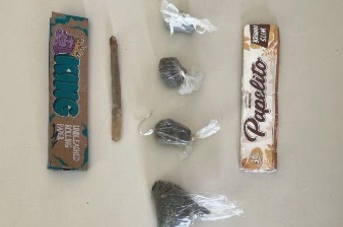 Homem é conduzido à delegacia após apreensão de drogas em Conceição do Coité 