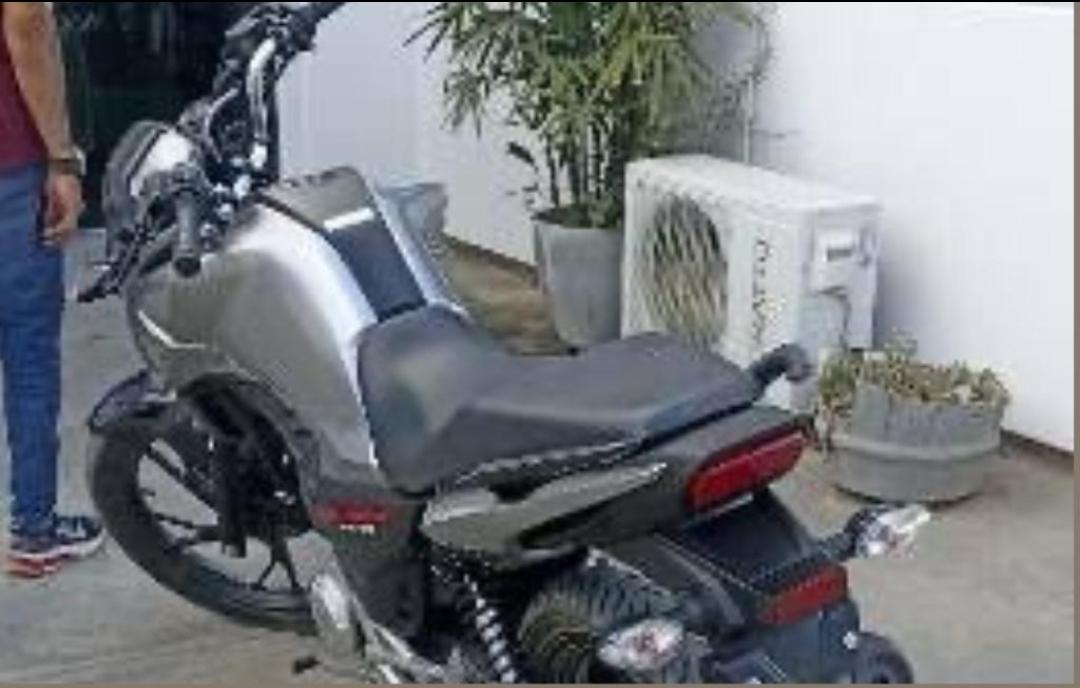 Motociclista foge de blitz, faz manobras perigosas e tem veículo apreendido em Serrinha