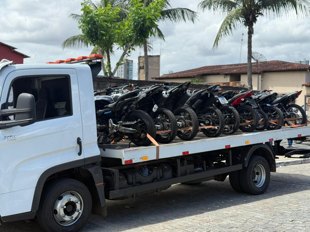 PM apreende 24 motocicletas irregulares na Bahia