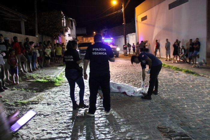Homem morre após cair de caminhonete em Conceição do Coité