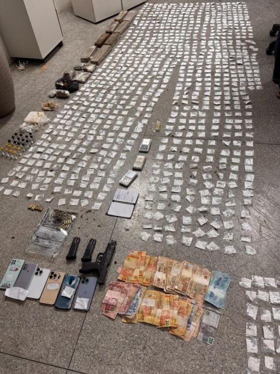 Polícia prende suspeito de participação em homicídio em Santaluz, e apreende grande quantidade de drogas