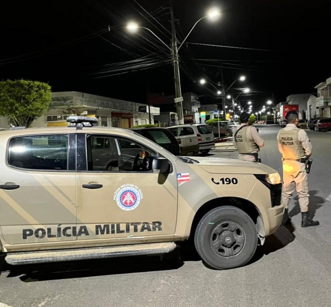 Homem é conduzido à delegacia após ser flagrado com droga na zona rural de Serrinha
