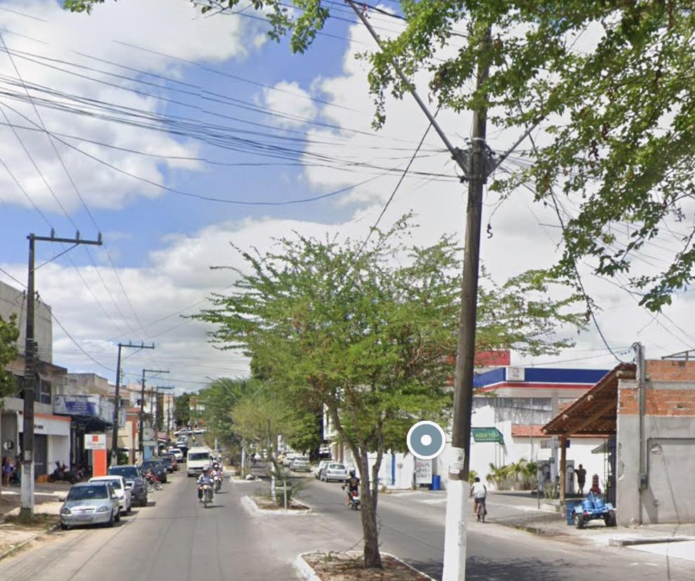 Motociclista fica ferido após colidir contra poste na Avenida ACM em Serrinha