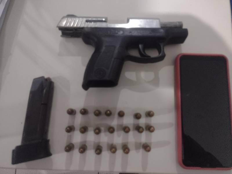 Suspeito com mandado em aberto é preso com pistola durante motopatrulhamento em Serrinha