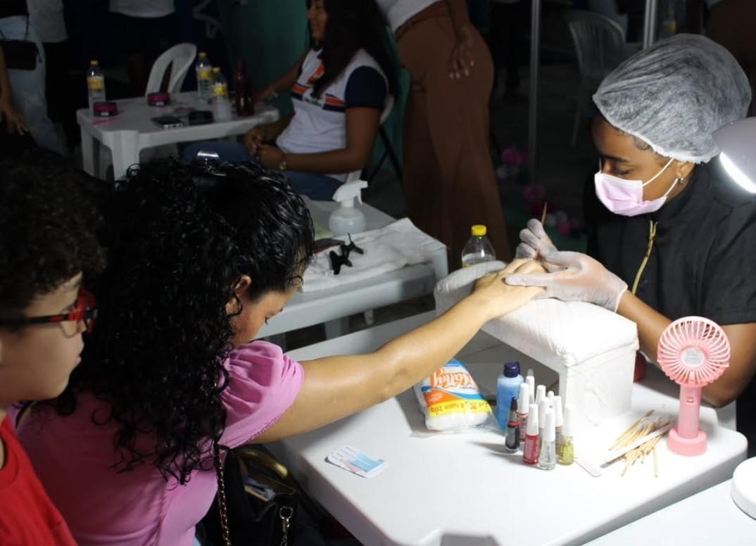 Ação social promovida por Colégio oferece serviços gratuitos para mulheres em Serrinha