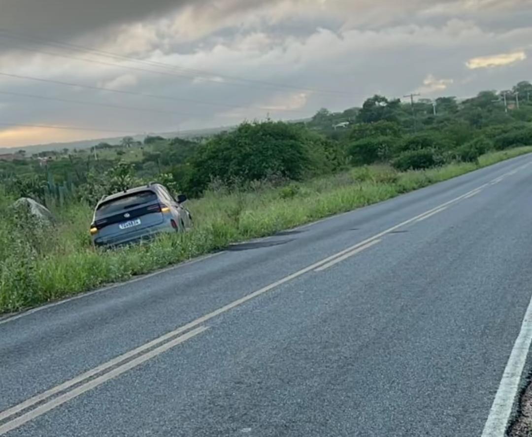 Acidente envolvendo animal e veículo de passeio é registrado na BA-120, em Santaluz