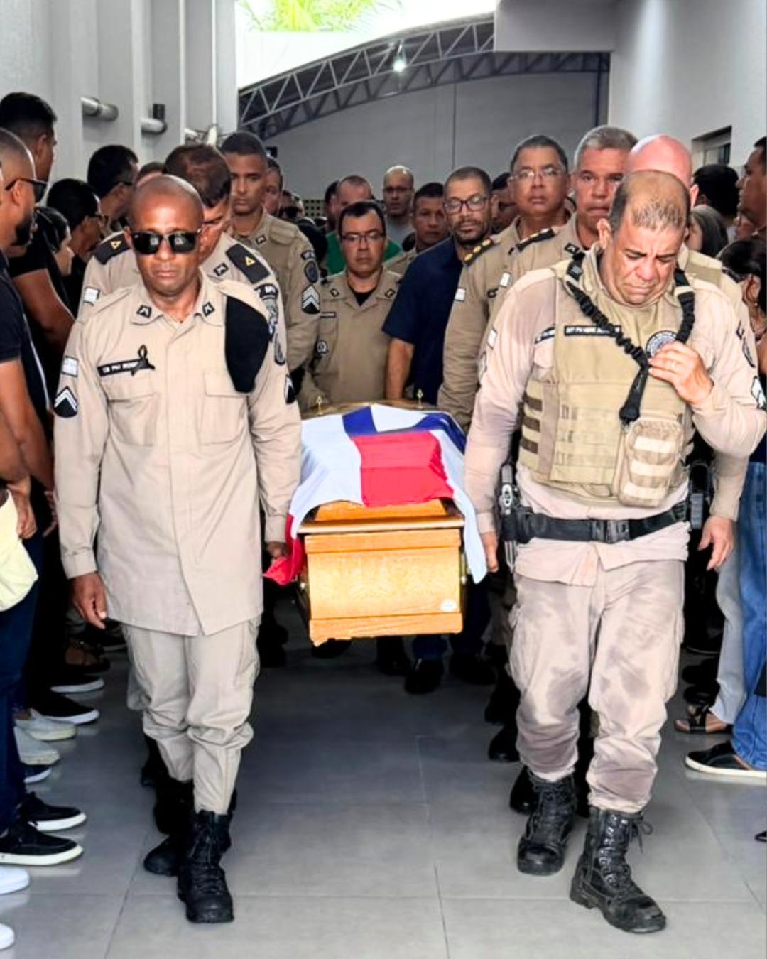 Comoção marca despedida de sargento da PM morto no sábado em Santaluz