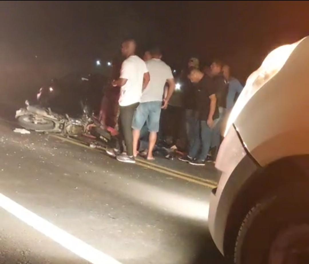 Acidente na BR-116 deixa trânsito lento entre Santa Bárbara e Serrinha