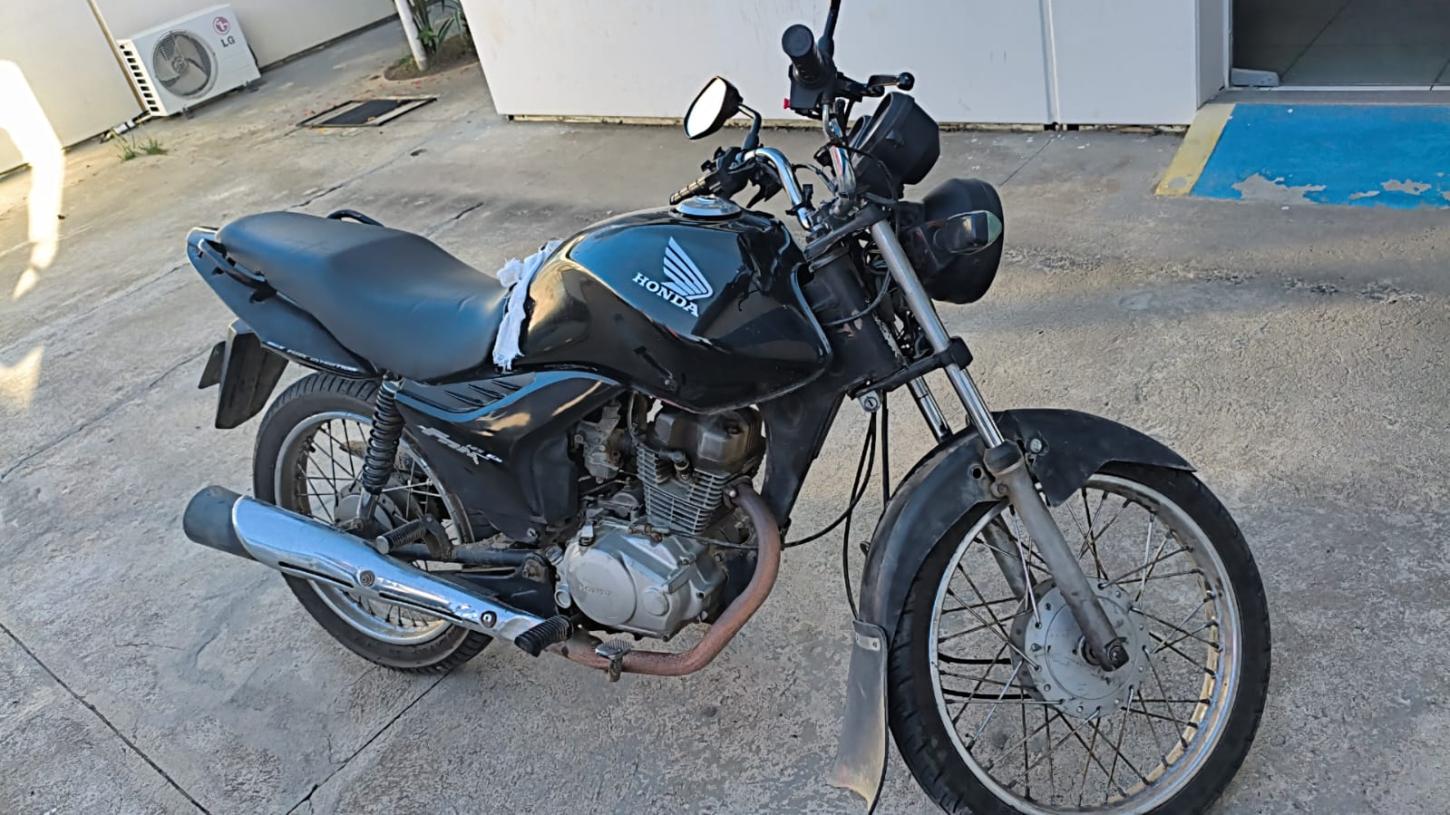 Motocicleta com sinais de adulteração é apreendida em Serrinha