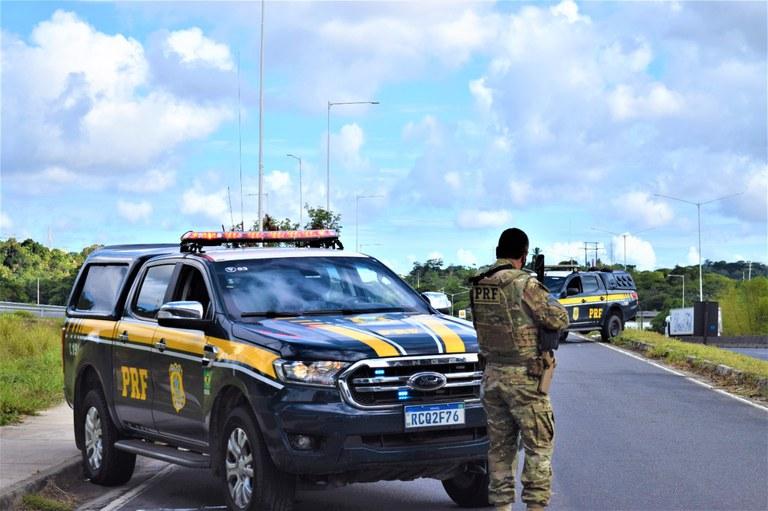 O que mais coloca vidas em risco nas rodovias da Bahia? PRF revela infrações que seguem em alta