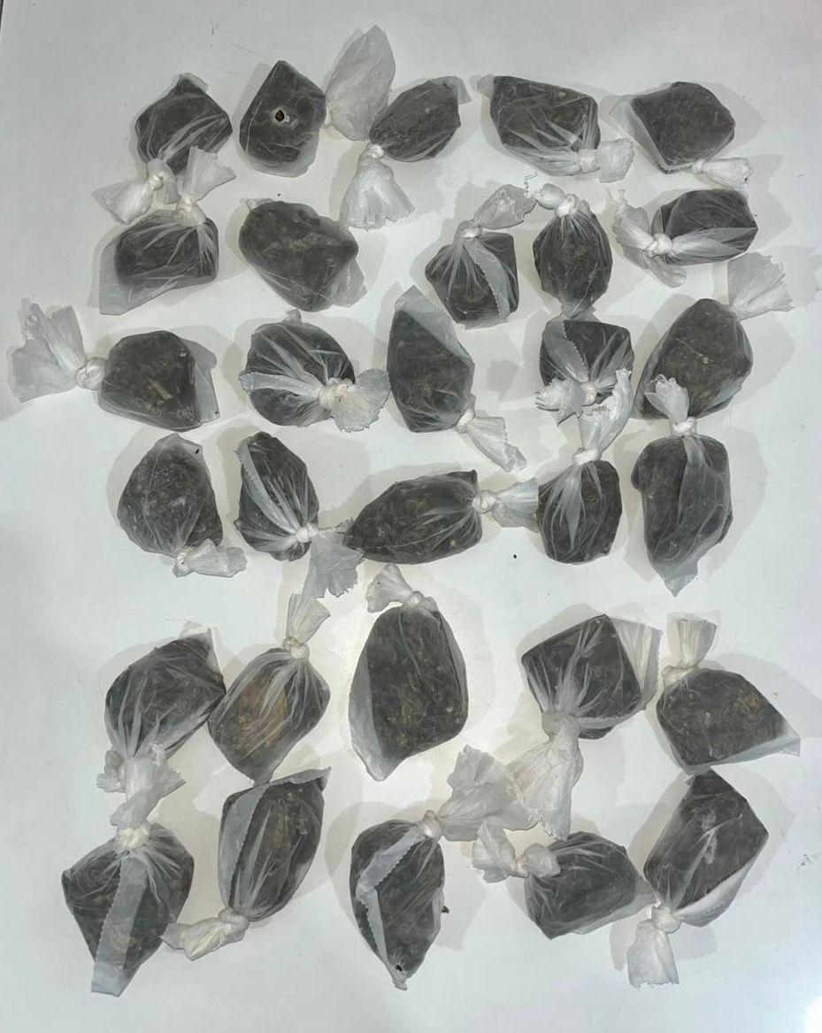 PM apreende 750 gramas de maconha após suspeito fugir de abordagem em Serrinha