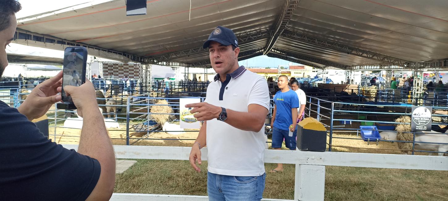 Prefeito Cyro destaca crescimento e projeta maior edição da história durante abertura da Expo Serrinha