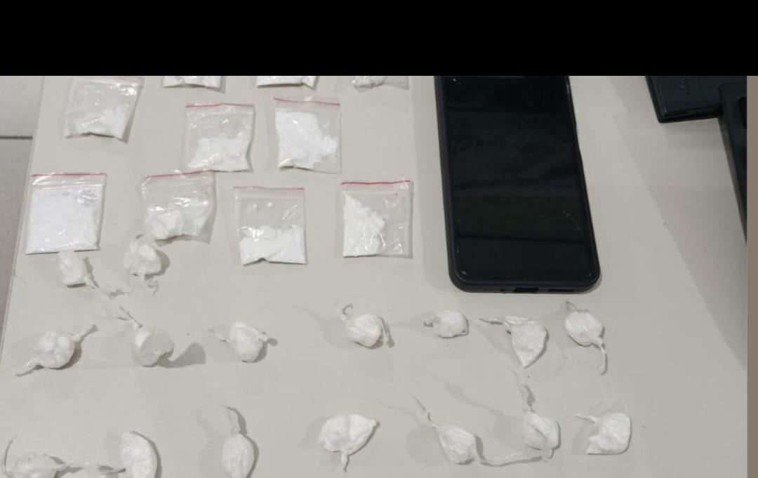 Suspeito é detido com mais de 30 porções de droga durante ação da PM em Serrinha