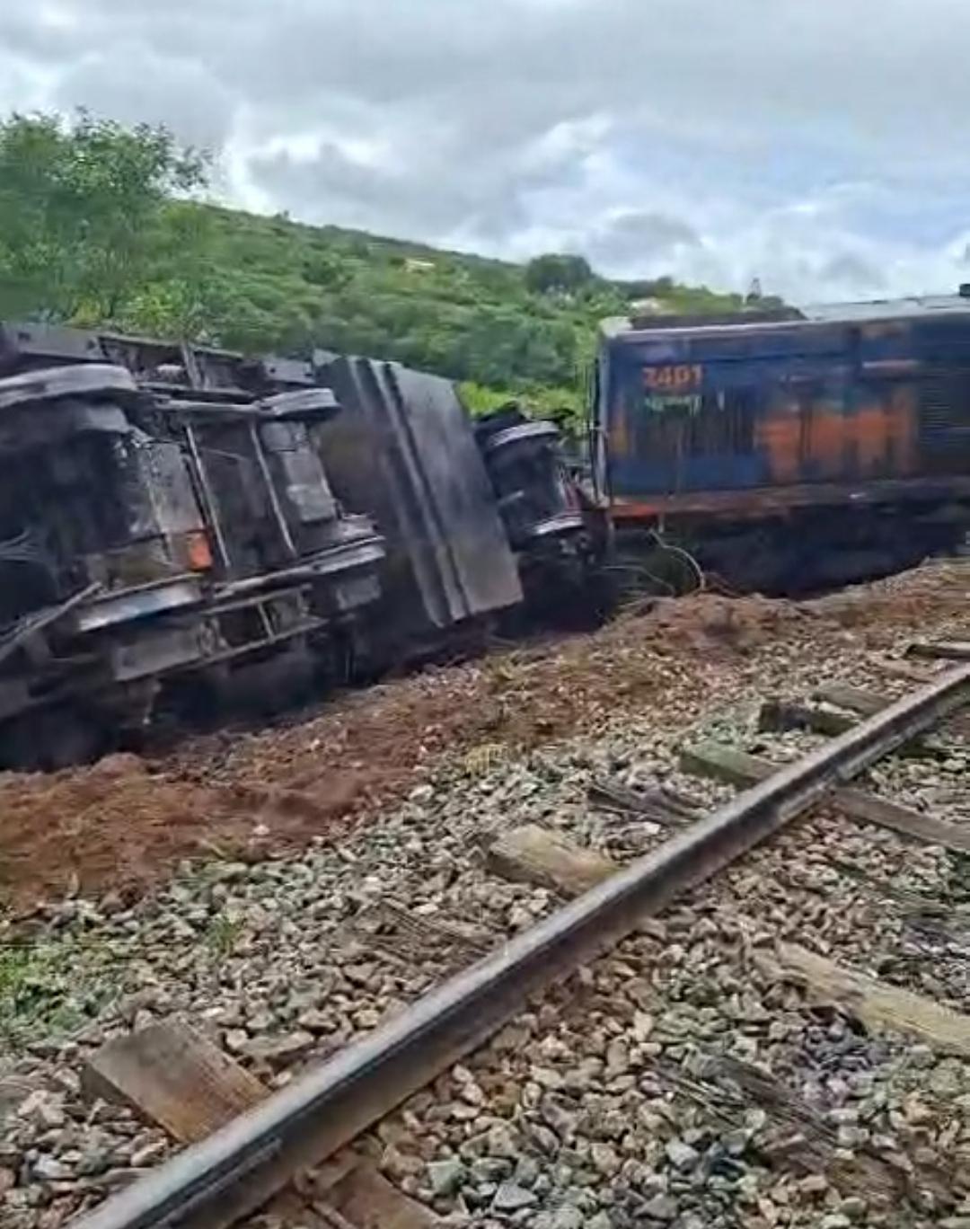 Vídeo: trem descarrila e tomba nas proximidades do povoado Cajueiro em Serrinha