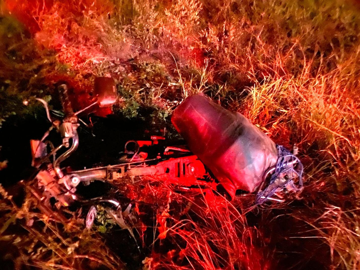 Acidente entre carro e motocicleta deixa pai e dois filhos mortos em trecho da BA-120 na região do sisal
