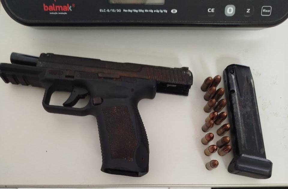 Polícia Civil apreende pistola em Serrinha durante operação ligada à investigação de homicídio