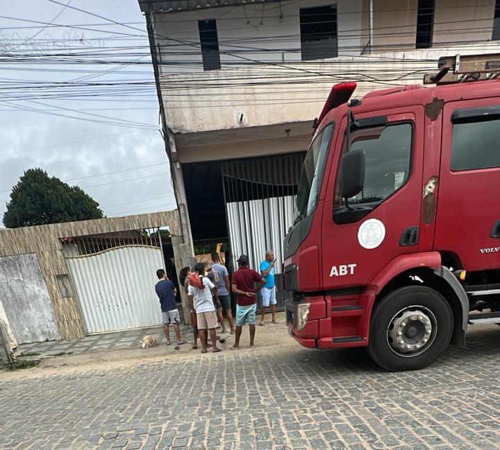 Acidente de trabalho deixa três operários feridos após contato com rede elétrica em Serrinha