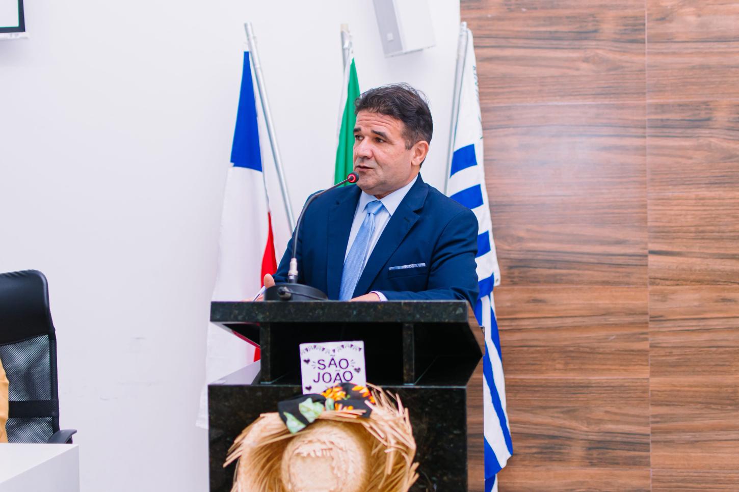 Vereador Gilberto Carvalho celebra início da pavimentação da Avenida Joaquim Hortélio após indicação apresentada