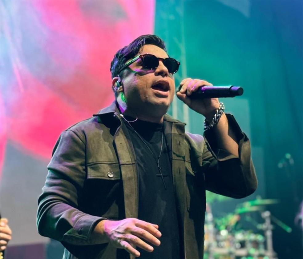 Morre o cantor Neto Araújo, ex-Cavaleiros do Forró e atual vocalista da banda Collo de Menina