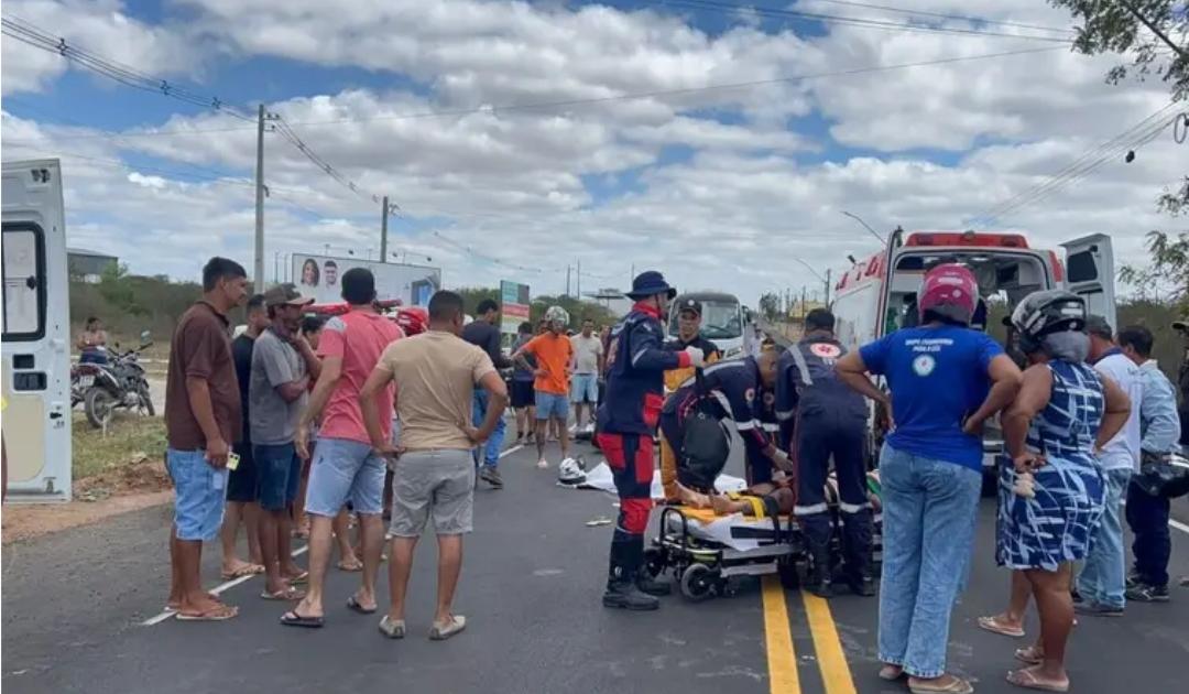 Colisão entre motos deixa dois mortos e mulher em estado gravíssimo no trecho entre Coité e Serrinha