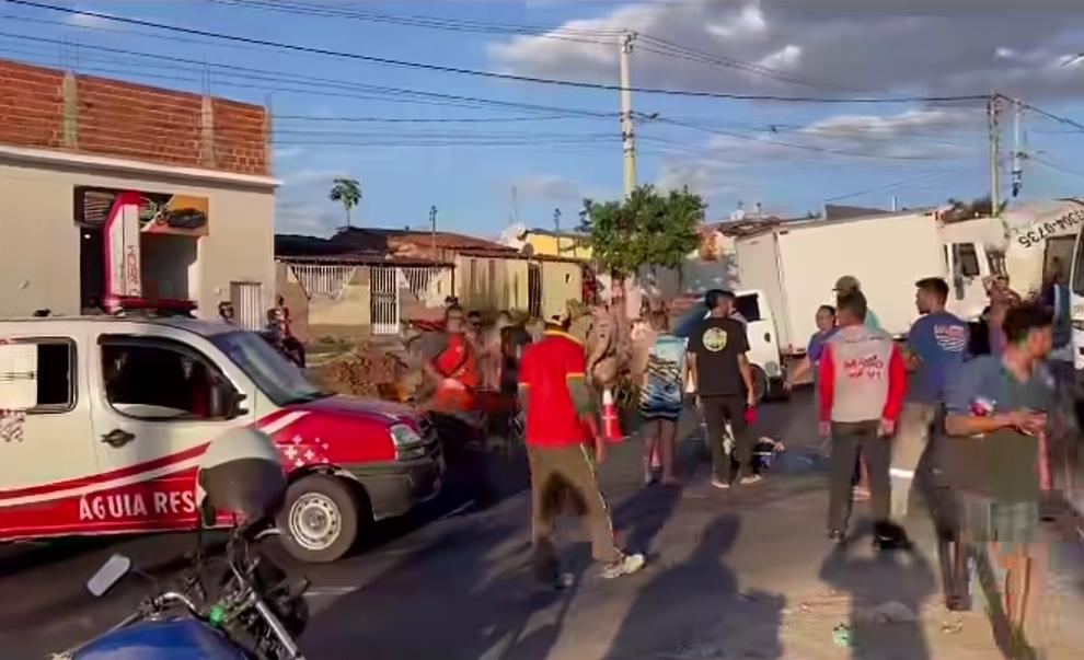 Duas pessoas ficam feridas após colisão entre motocicletas na BA-409, entre Coité e Serrinha