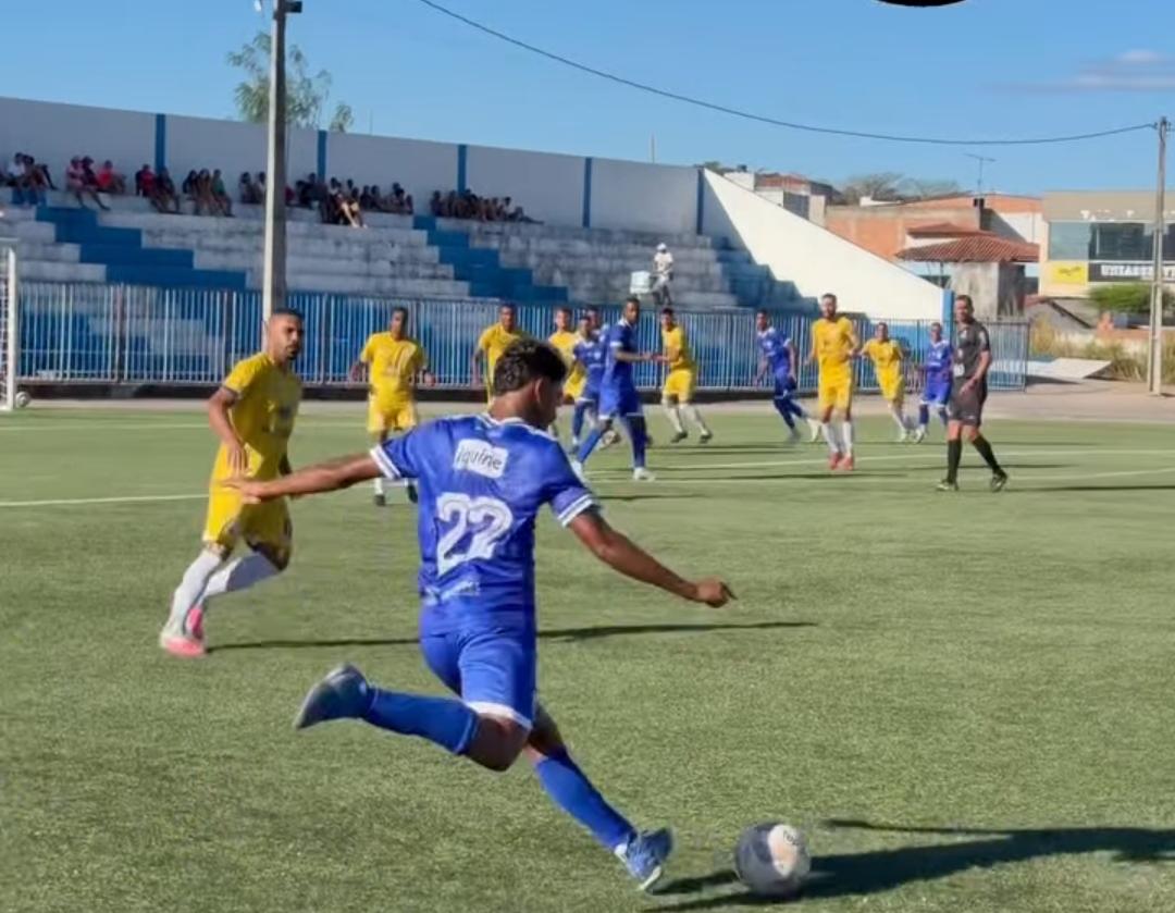 Serrinha sofre virada no segundo tempo e perde para Barrocas no Intermunicipal