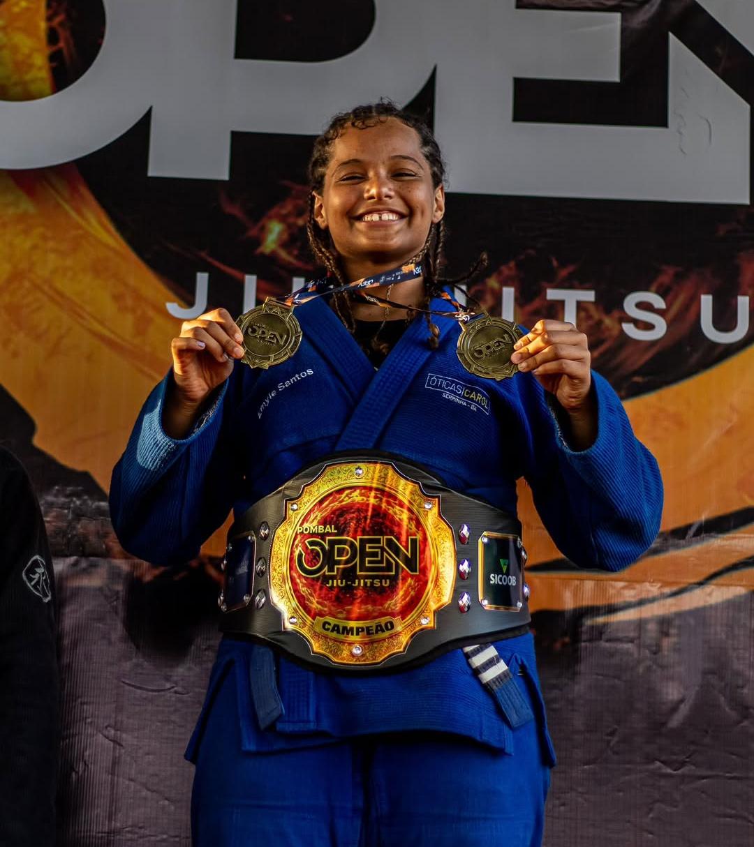 Atleta de jiu-jitsu de Serrinha conquista dois ouros no Campeonato Open Pombal aos 16 anos